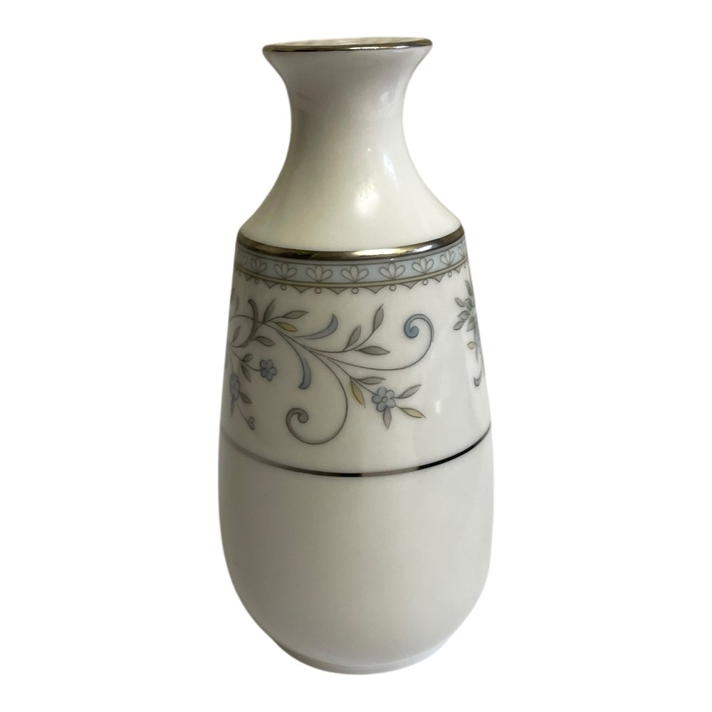 Vintage Carico Tivoli Salt Shaker White Blue Gray Floral Platinum Trim